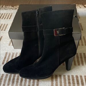 La Canadienne Maria Black Suede Ankle Boots - Size 9.5